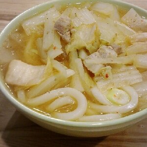 【素は白菜キムチと麺つゆ】キムチ鍋